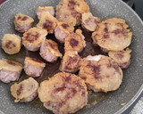 Foto del paso 3 de la receta: Filetes rusos (sin huevo 🚫🥚) en salsa de tomate casera