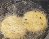 A picture of step 5 of Methi Poori.