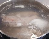Foto del paso 2 de la receta: Manitas de Cerdo Tradicionales