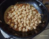 A picture of step 2 of Soyabean sabji.