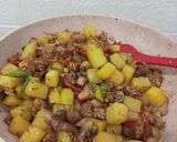 Foto langkah ke 4 dari resep Tumis Cumi Asin Tempe Kentang.