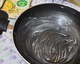 A picture of step 6 of Maggi Nutrilicious Masala VEG ATTA noodles Vegetables pizza.