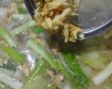 Foto langkah ke 6 dari resep Sup Ayam Hainan.