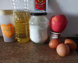 Foto del paso 2 de la receta: Bizcocho de toda la vida de yogur (con manzana)