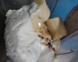 A picture of step 1 of Apple and banana milkshake.