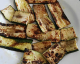Foto del paso 5 de la receta: Calabacín a la plancha con ajo y albahaca