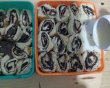 Foto langkah ke 5 dari resep Roti Gulung Coklat.