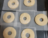Foto del paso 4 de la receta: Donuts caseros con truco para que sagan más esponjosos