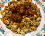 Foto del paso 4 de la receta: Pollo con fideos en salsa teriyaki, con miel y salsa de soja. Facilísimo!