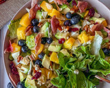 Foto del paso 1 de la receta: Ensalada veraniega de mango y arándanos