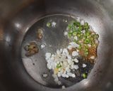 A picture of step 2 of Onion and tomatoes paratha.