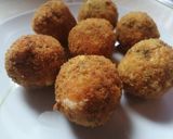 Brokkolis sajtgolyó recept fázis 3 fotója