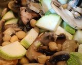Foto del passaggio 1 della ricetta Crema di Funghi Champignon con Ceci