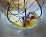 Foto del paso 3 de la receta: Bizcocho con trocitos de dulce de membrillo y chocolate