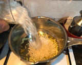 Foto del paso 10 de la receta: Chuletas de aguja en salsa con guarnición de champiñón al horno y arroz hervido con trufa rallada
