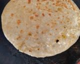 A picture of step 5 of Dal paratha.
