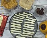 Gambar langkah 2 resipi Jejari roti coklat.