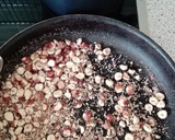 Foto del paso 4 de la receta: Pollo asado con avellanas caramelizadas