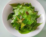 รูปขั้นตอนการทำที่ 1 ของ ใบเหลียงผัดไข่