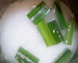 Foto langkah ke 1 dari resep Manggo Sticky Rice.