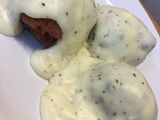 Albóndigas de carne con salsa bechamel