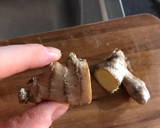 Foto del paso 2 de la receta: Agua de limón y jengibre infusionada