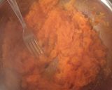 Foto del paso 4 de la receta: Ñoquis de calabaza con salsa de crema, verdeo y panceta