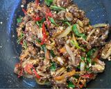 รูปขั้นตอนการทำที่ 5 ของ ปลาหมึกผัดไข่เค็ม