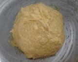 Foto langkah ke 2 dari resep Kunyit Swirl Sourdough Bread.