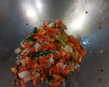 A picture of step 4 of Rava upma.