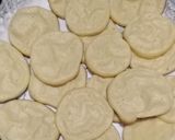 A picture of step 11 of Cream puffs.