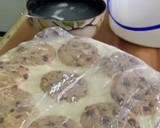 Foto del paso 6 de la receta: Pastel De Nieve de Vainilla con Galletas Chispas de Chocolate