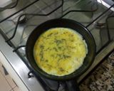Foto del paso 2 de la receta: Tortilla de Huevo con Queso Blanco, Rúcula, Lentejas y Zanahorias