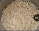 A picture of step 2 of Pine Apple-flavored fried rice.