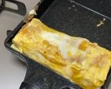 A picture of step 4 of Japanese Tamagoyaki (Egg yolk special).