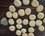 Foto langkah ke 9 dari resep Sagu keju putih telur.