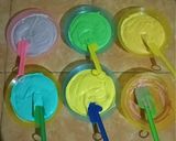 Foto langkah ke 5 dari resep Rainbown Roll Cake.
