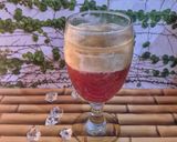 Foto langkah ke 4 dari resep Milk Strawberry Coffee.