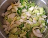 Foto del paso 1 de la receta: Sopa de Calabacita con Apio