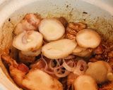 A picture of step 3 of Caramelized Catfish with Galangal (Cá kho riềng).