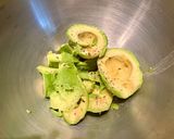 Une image de l'étape 2 de Barquitas au bœuf haché, purée d’avocat et graines germées.