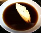 Foto del paso 3 de la receta: Torrijas al vino blanco y canela para la Semana santa