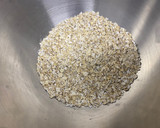 Foto del paso 2 de la receta: Galletas de avena, chocolate y plátano al horno rápidas y fáciles