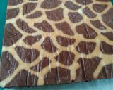 Foto langkah ke 9 dari resep Giraffe Swiss Roll Cake.