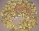 Foto del paso 1 de la receta: Calabacín salteado con queso feta