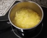 Foto del paso 2 de la receta Conos de pan de molde con relleno de manzana