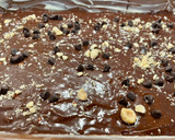 Foto del paso 5 de la receta: Brownie de chocolate y avellana sin lactosa con escamas de sal y chispas de chocolate 🍫