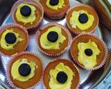 A picture of step 10 of Mango Lava Muffin.