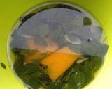 Foto langkah ke 5 dari resep Sayur bening daun kelor.