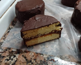 Foto del paso 6 de la receta: Alfajores de dulce de leche bañados con chocolate🍫